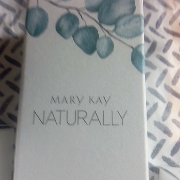 Mary Kay Naturally. - Picture 4 of 4